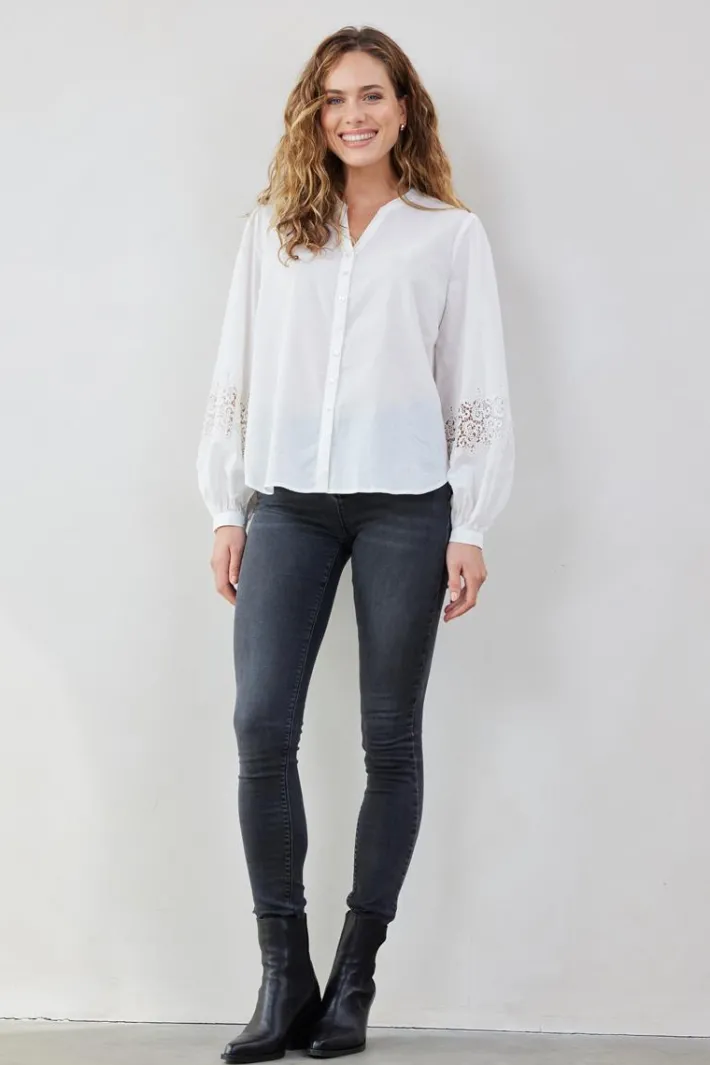 DiDi Blouse lace Delight in Offwhite- Blouses