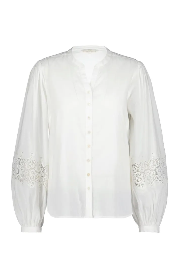 DiDi Blouse lace Delight in Offwhite- Blouses