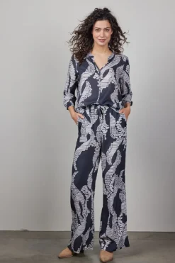 DiDi Blouse Livy in Darkblue met Dancing dots print- Blouses