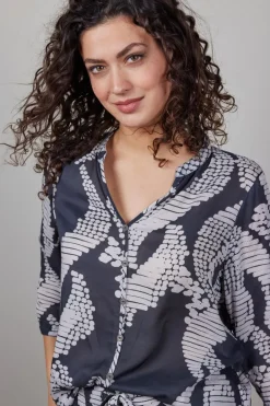 DiDi Blouse Livy in Darkblue met Dancing dots print- Blouses