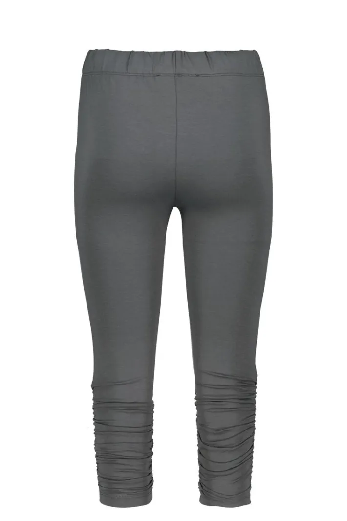 DiDi Capri leggings ruffle in Dark shadow grey- Leggings | Basics