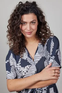 DiDi Dress Nova in Darkblue met Dancing dots print- Jurken & Tunieken