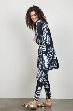 DiDi Easy loose dress in Black with Shell symphony print.- Jurken & Tunieken