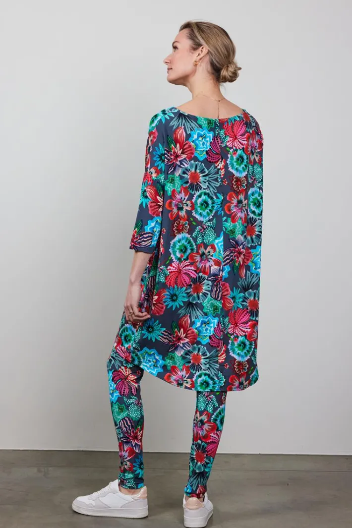 DiDi Easy loose dress in dark shadow with Floral Medley print- Jurken & Tunieken