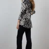 DiDi Fancy V-tee in black with Oasis print- T-shirts & Tops