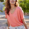 DiDi Loose V-tee Faye in Desert Flower- Basics | T-shirts & Tops