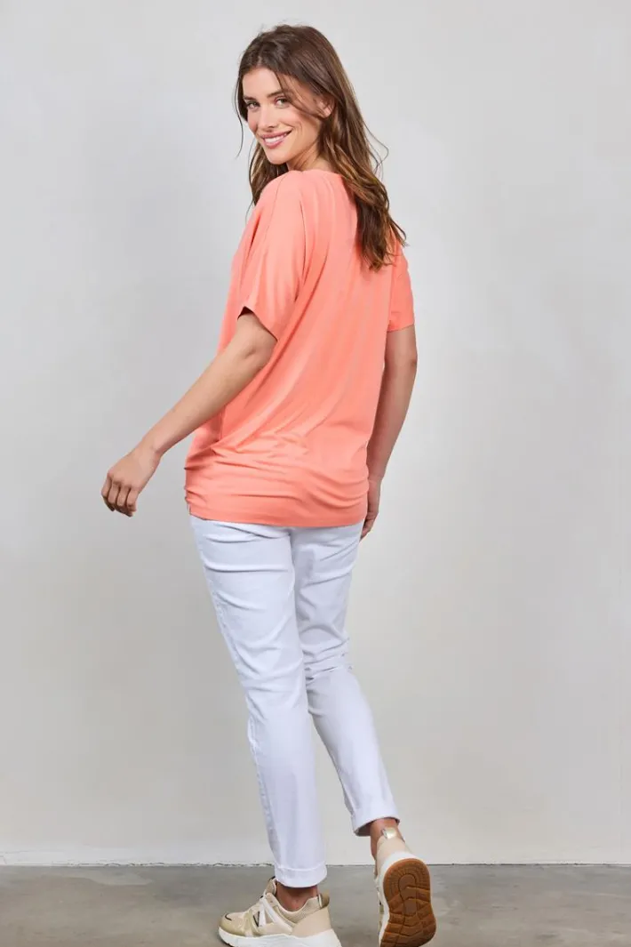 DiDi Loose V-tee Faye in Desert Flower- Basics | T-shirts & Tops