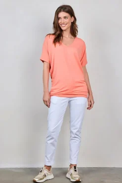 DiDi Loose V-tee Faye in Desert Flower- Basics | T-shirts & Tops
