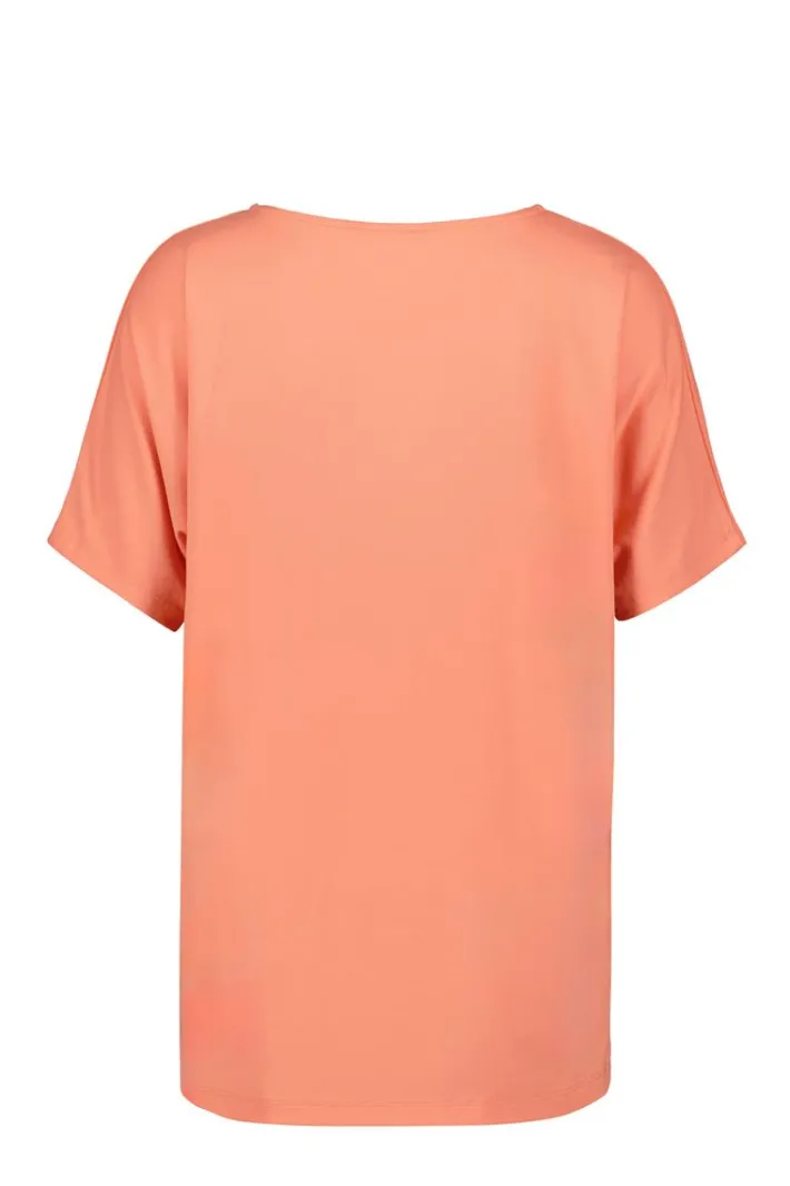 DiDi Loose V-tee Faye in Desert Flower- Basics | T-shirts & Tops