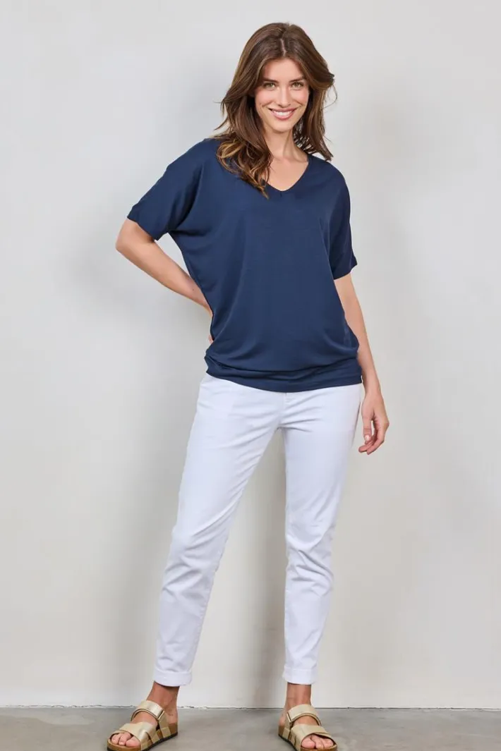 DiDi Loose V-tee Faye in Donkerblauw- Basics | T-shirts & Tops
