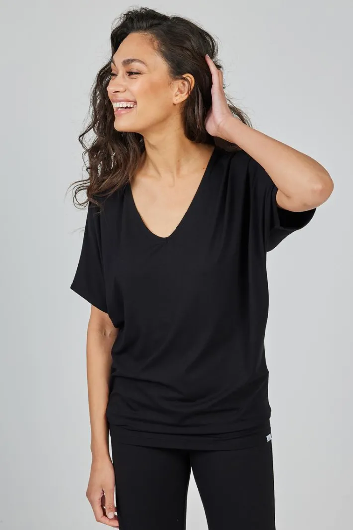 DiDi Loose V-tee Faye in Zwart- Basics | T-shirts & Tops