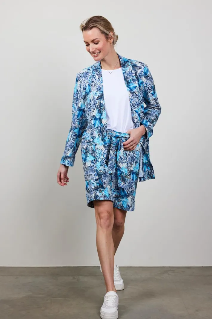 DiDi Travel bermuda Urban in offwhite with blue Azur Fusion print- Travel | Korte Broeken
