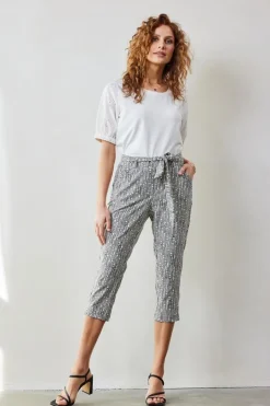 DiDi Travel capri Journal in Dark shadow with offwhite Dots in a row print- Travel | Korte Broeken