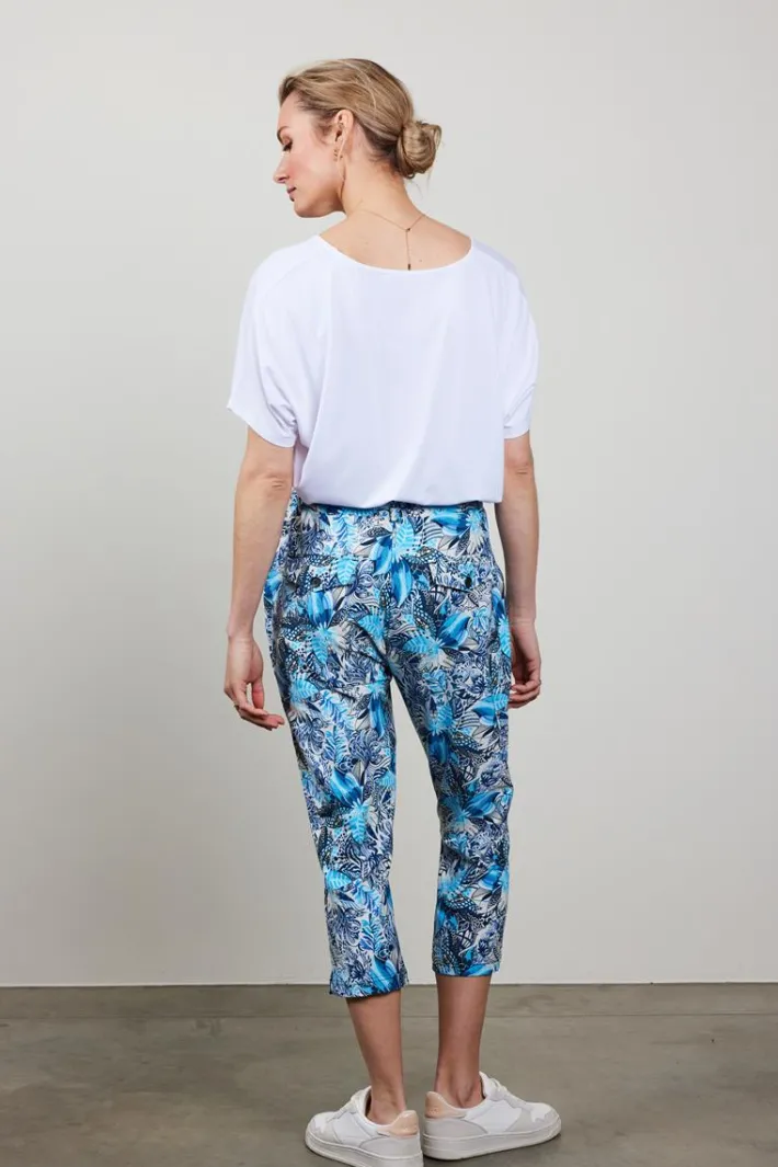 DiDi Travel capri Journal in offwhite with blue azur fashion print- Travel | Korte Broeken