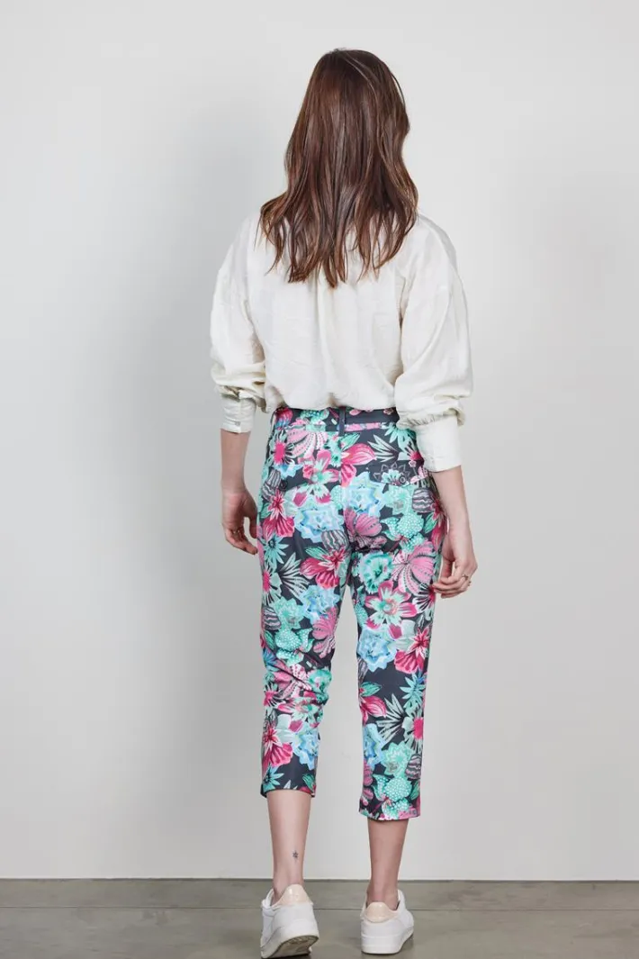 DiDi Travel capri Journal print in dark shadow with Floral medley print- Travel | Korte Broeken