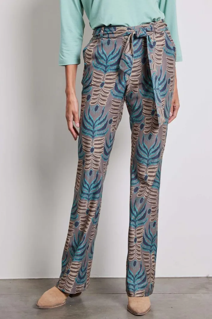 DiDi Travel pants Paseo in taupe with Odyssey print- Travel | Lange Broeken