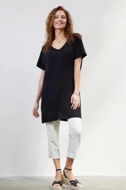 DiDi T-shirt Isa in Black- Basics | T-shirts & Tops