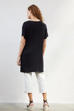 DiDi T-shirt Isa in Black- Basics | T-shirts & Tops